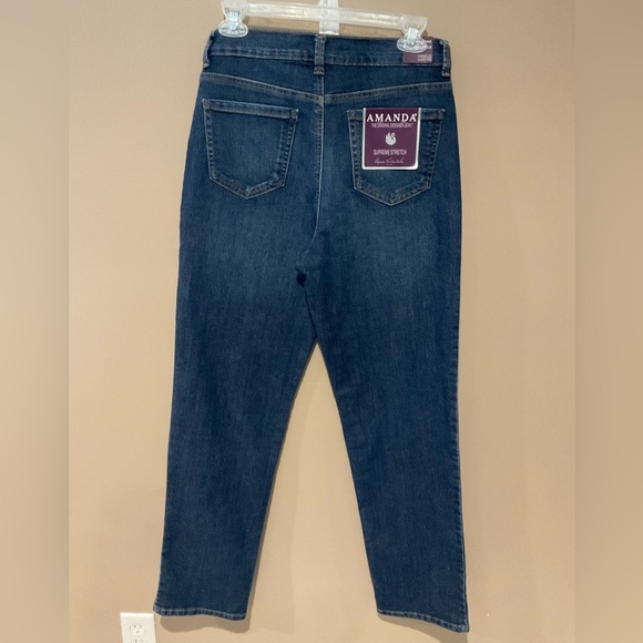 Gloria Vanderbilt Blue jeans. Size 8, straight cut - Picture 4 of 6